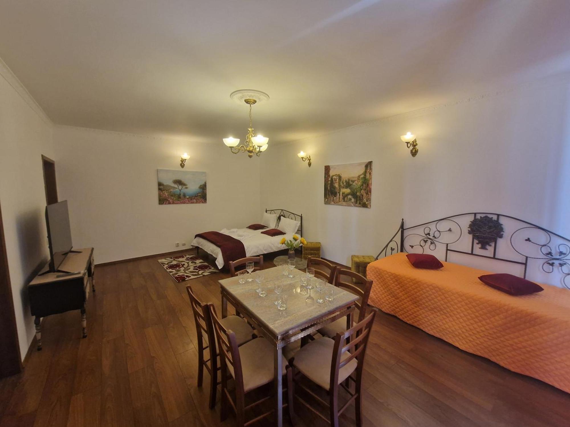 5* Royal House Near Unirii Square Villa คลูจ-นาโปกา ภายนอก รูปภาพ