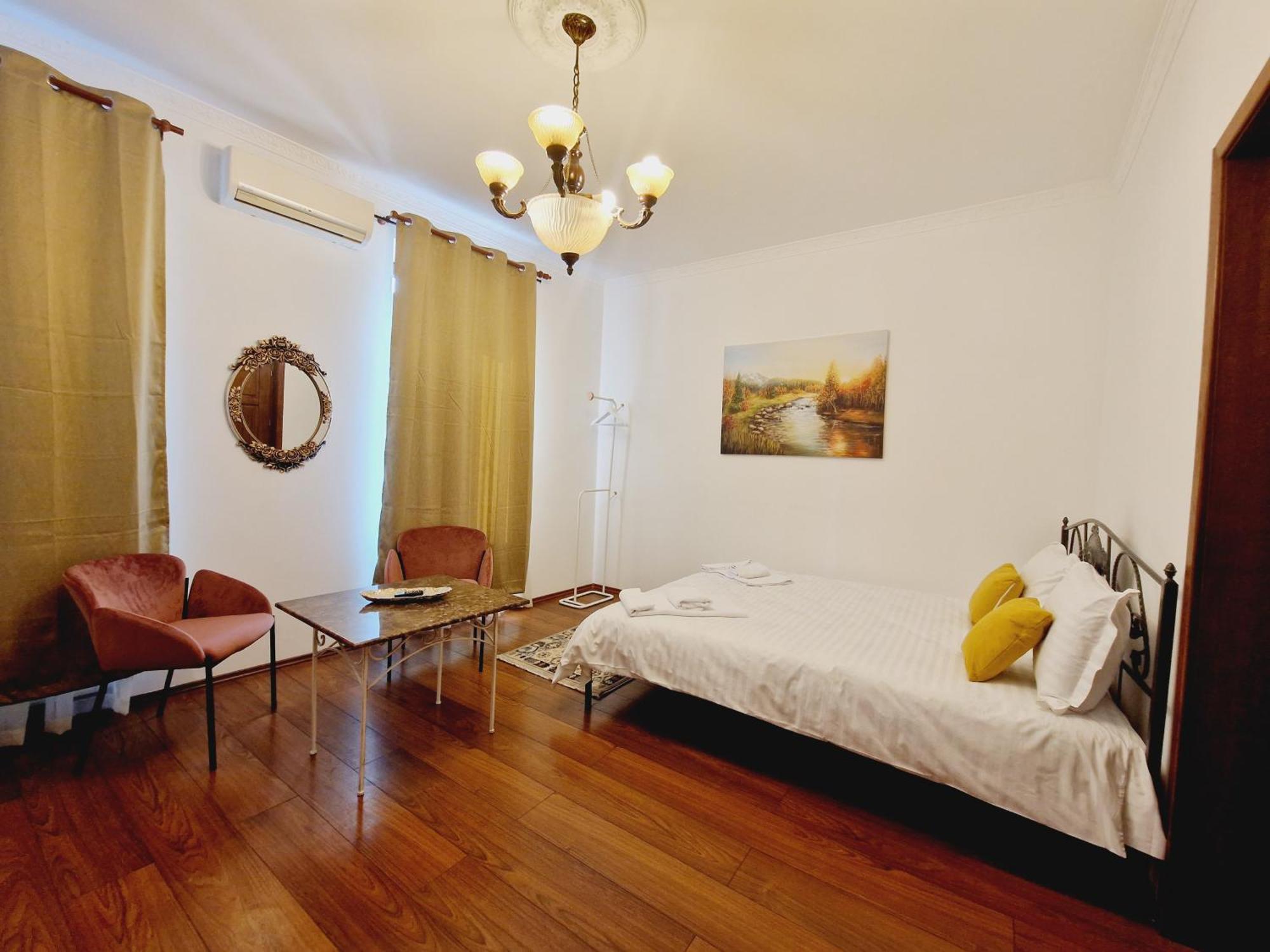 5* Royal House Near Unirii Square Villa คลูจ-นาโปกา ภายนอก รูปภาพ
