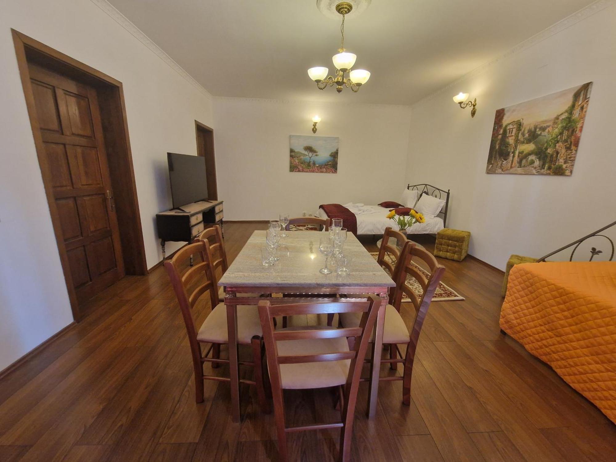 5* Royal House Near Unirii Square Villa คลูจ-นาโปกา ภายนอก รูปภาพ