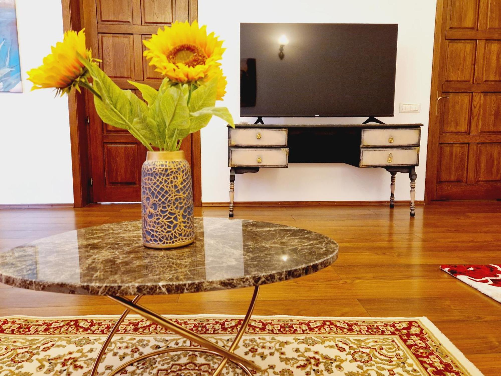 5* Royal House Near Unirii Square Villa คลูจ-นาโปกา ภายนอก รูปภาพ